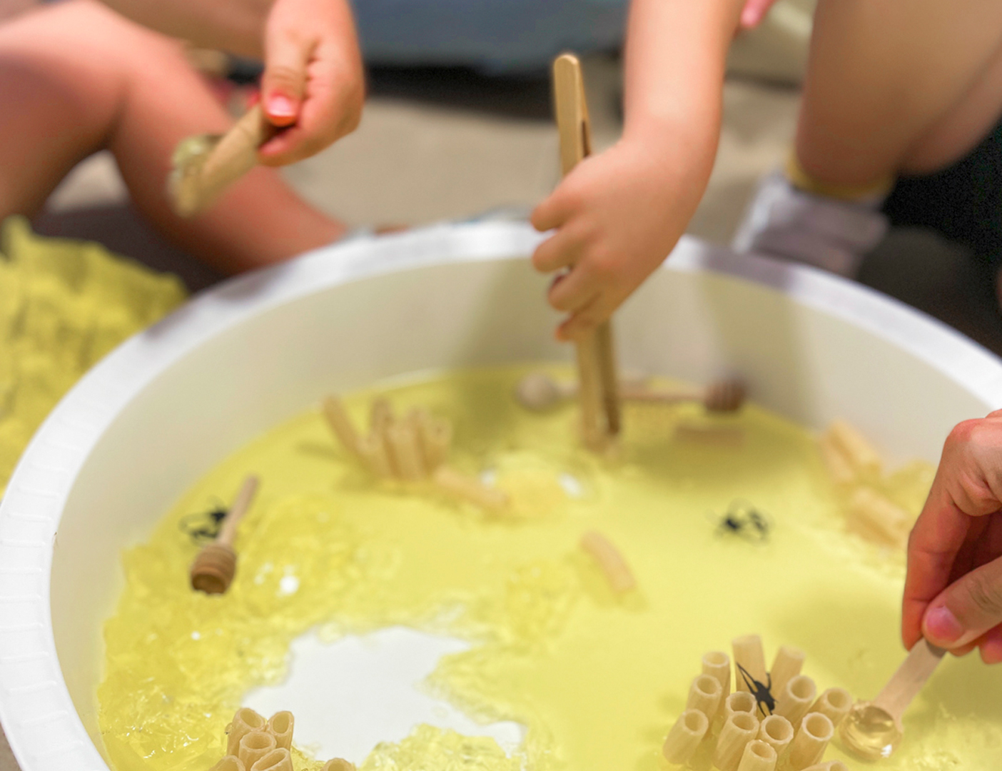 Nuestros chiquitines de 2 años aprenden jugando